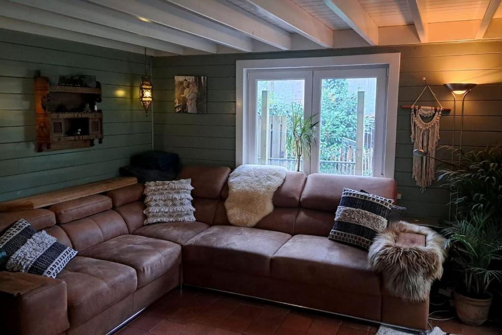 Comfortable Chalet In A Unique Location In Forest Essen Exteriör bild