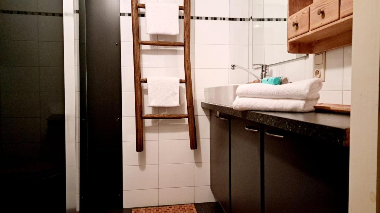 Comfortable Chalet In A Unique Location In Forest Essen Exteriör bild